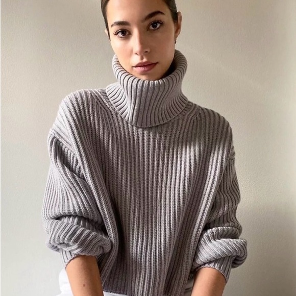 Babaton⭐️Guell Pink Sweater♥️EUC - Picture 2 of 15